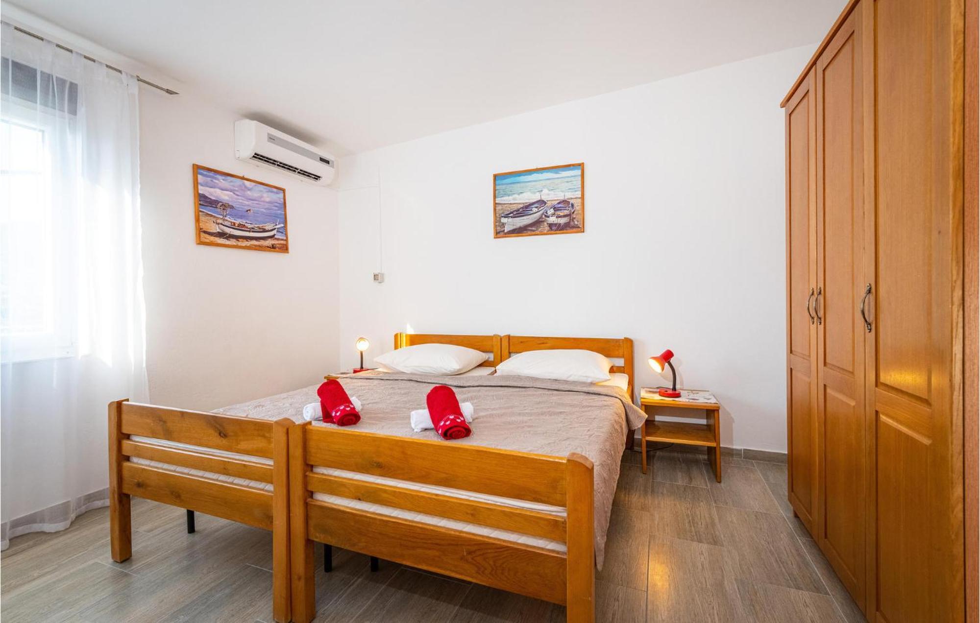 Beautiful Home In Rovanjska With Wifi Екстериор снимка