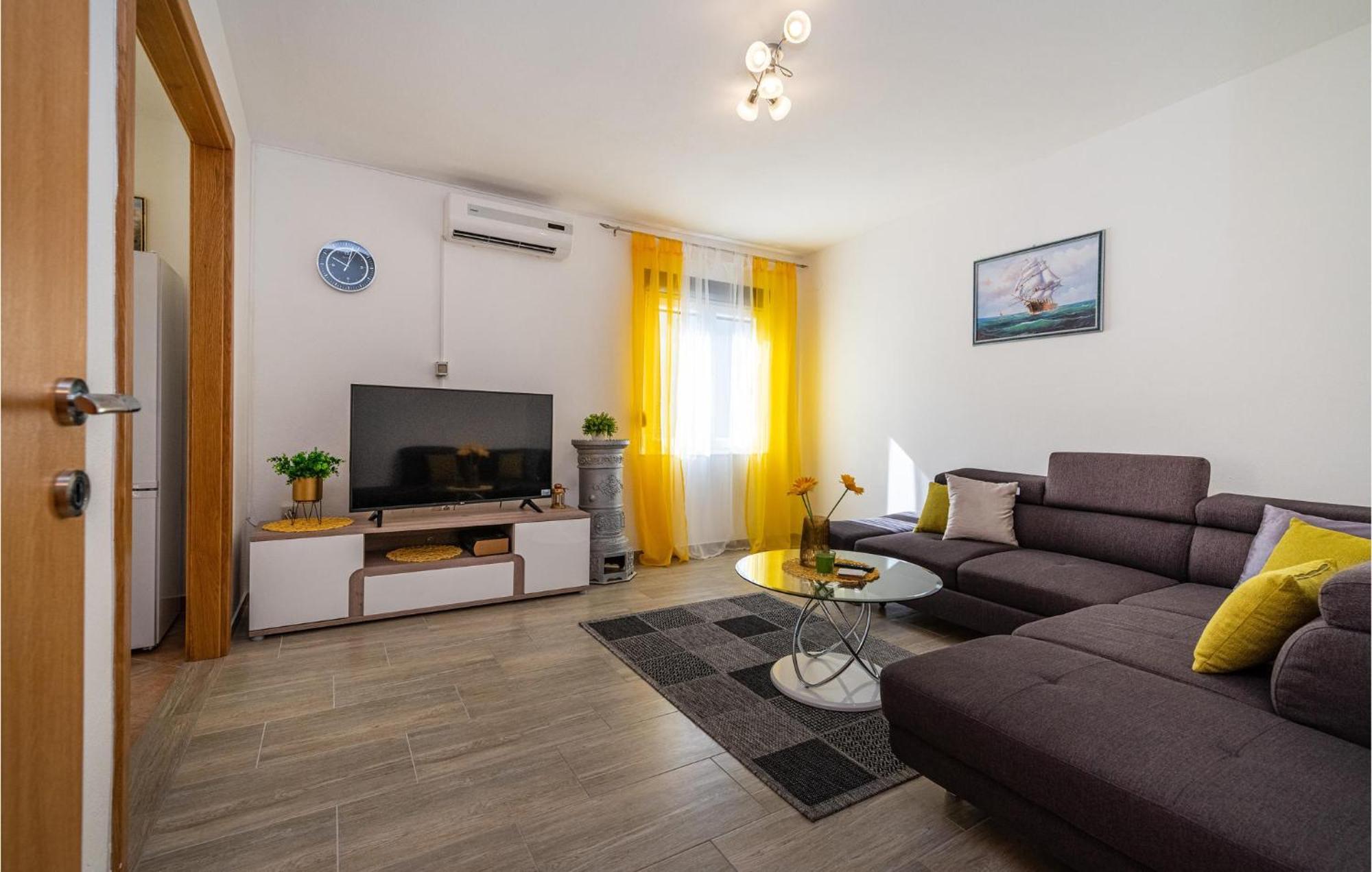 Beautiful Home In Rovanjska With Wifi Екстериор снимка