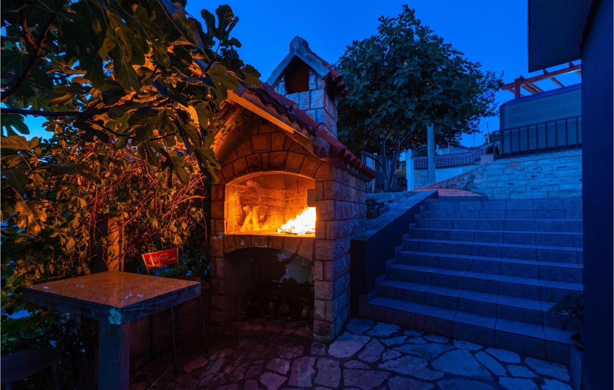 Beautiful Home In Rovanjska With Wifi Екстериор снимка