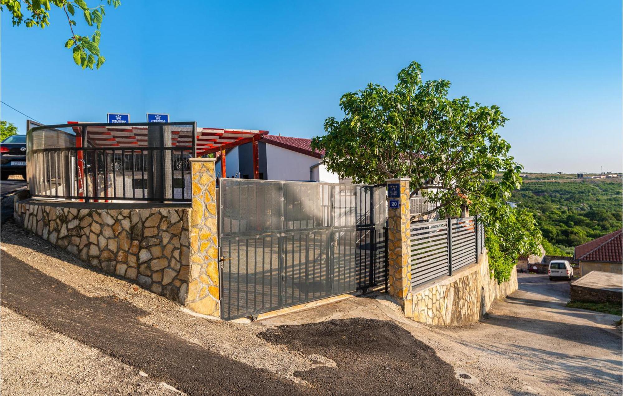 Beautiful Home In Rovanjska With Wifi Екстериор снимка